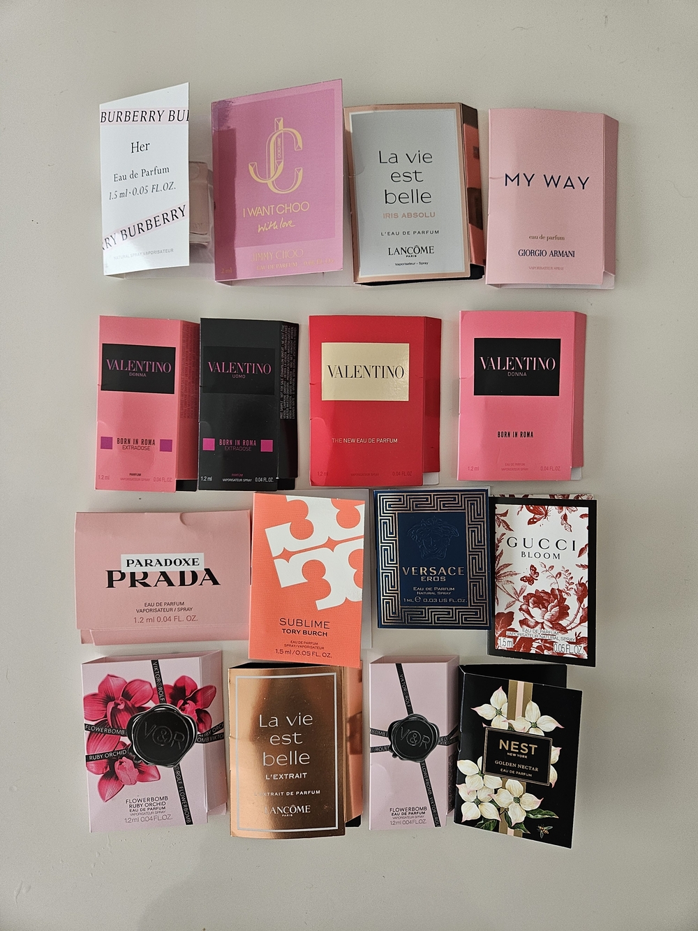 16 Assorted Women’s Fragrance Sample Pack